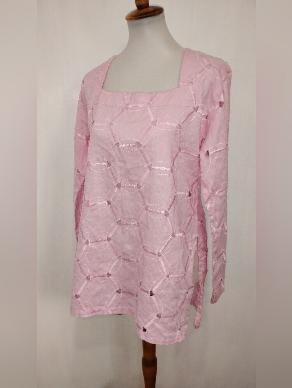 PINK EMBROIDERED LINEN TOP